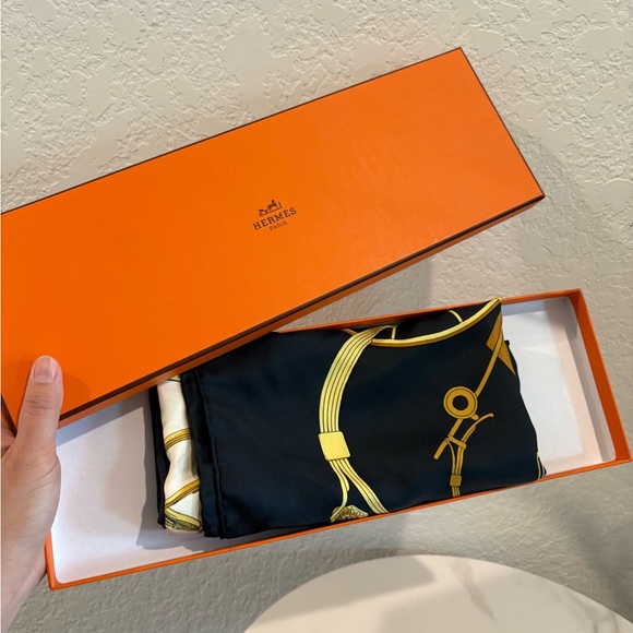 Hermes Paris Scarf Printed 100% Silk - Picture 1 of 12